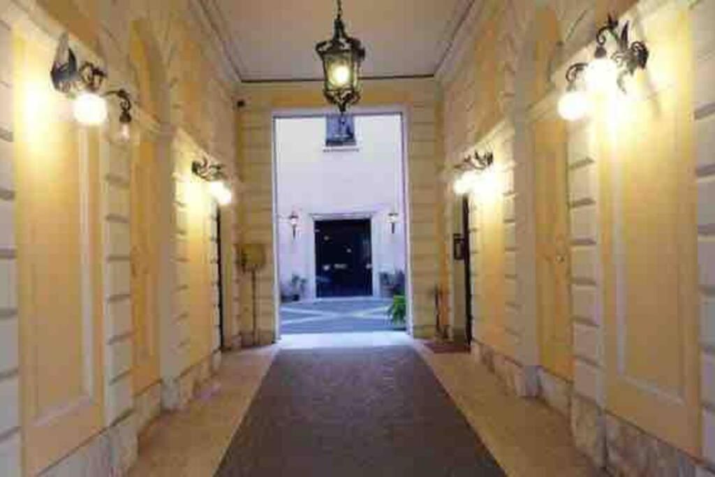 Beautiful Apartment Next To Piazza Di Spagna Rome Luaran gambar