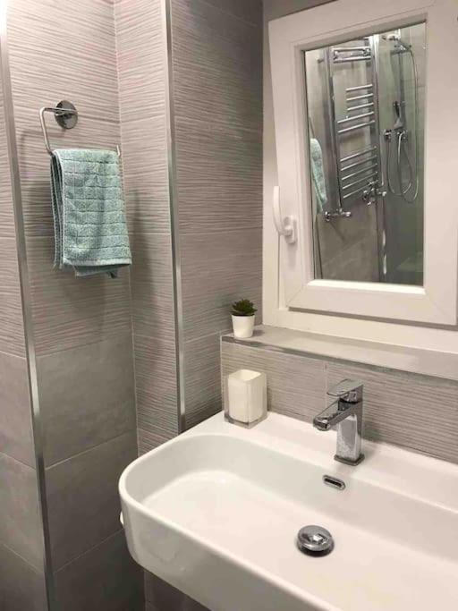Beautiful Apartment Next To Piazza Di Spagna Rome Luaran gambar